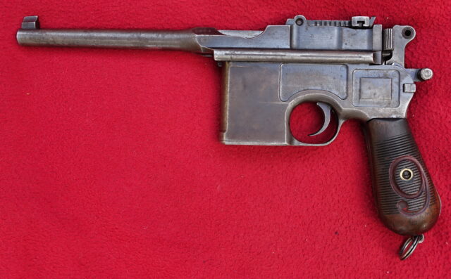 foto Pistole Mauser C.96 v ráži 9mm Luger výrobní číslo 1502